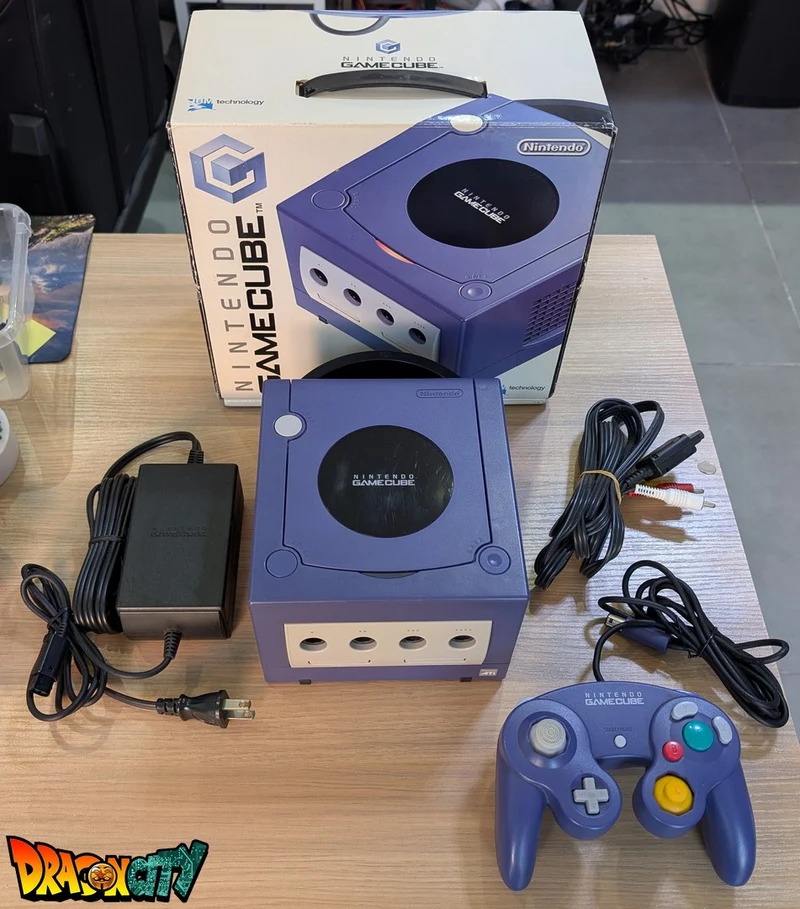 GameCube Violette JAP 60Hz Freezone + Boîte + Alimentation 110V + Puce Xeno-GC + Condensateurs changés (neuf) + Picoboot + Sandisk Swiss 64Go + SD2SP2 POR TF