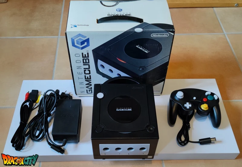 GameCube Noir JAP 60Hz Freezone + Boîte + 1 Manette Filaire "Neuve" + Alimentation 110V + Câble Vidéo + DVD Swiss