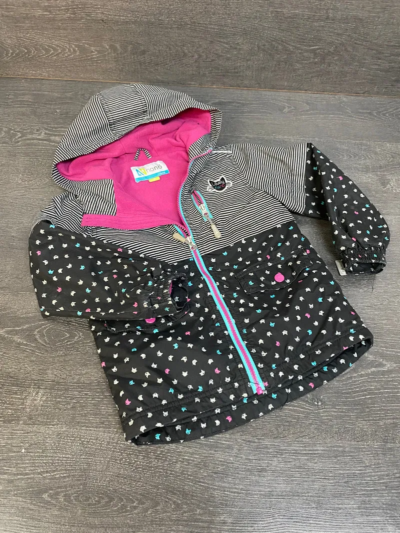 Vendu marie pierre Thomas Friperie - manteau automne - noir et fuschia - nano et sa casquette - 5 ans