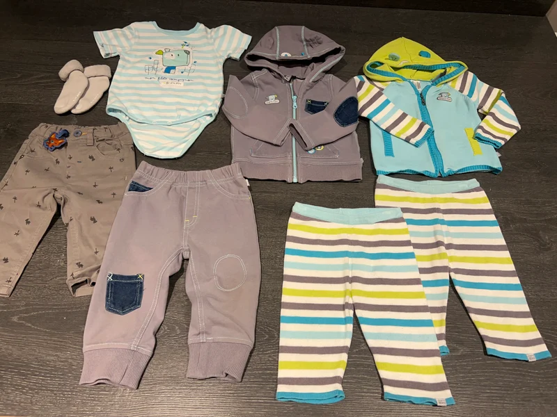 Reservé - Neuf et usagé - petit lot en 6-9 mois - Souris Mini -