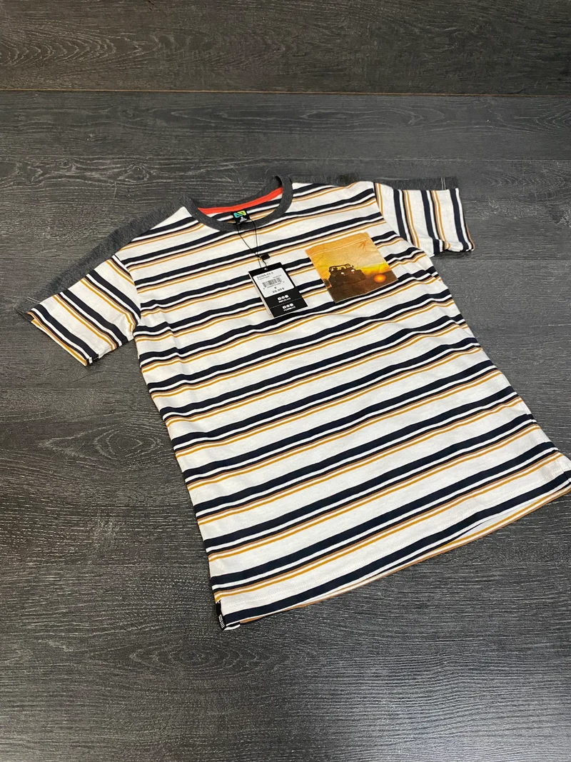 T-shirt nano - 8 ans - neuf