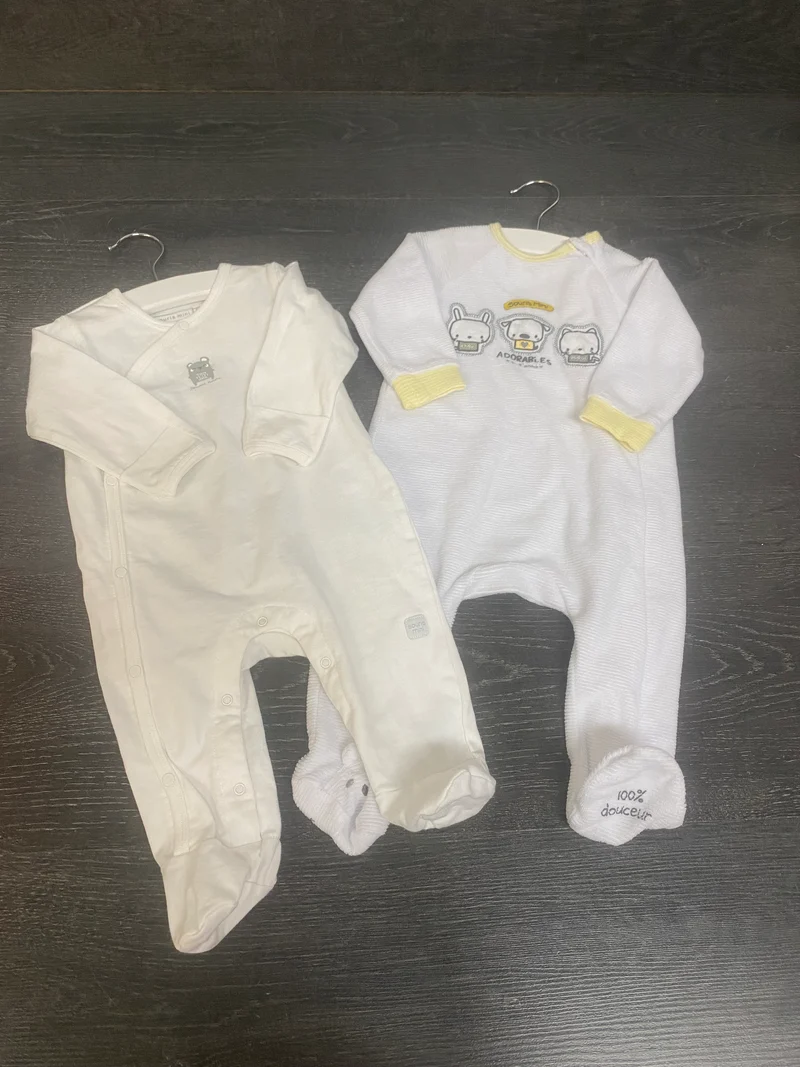 Friperie - pyjama souris mini - 6 mois - 12,75$ pour les 2