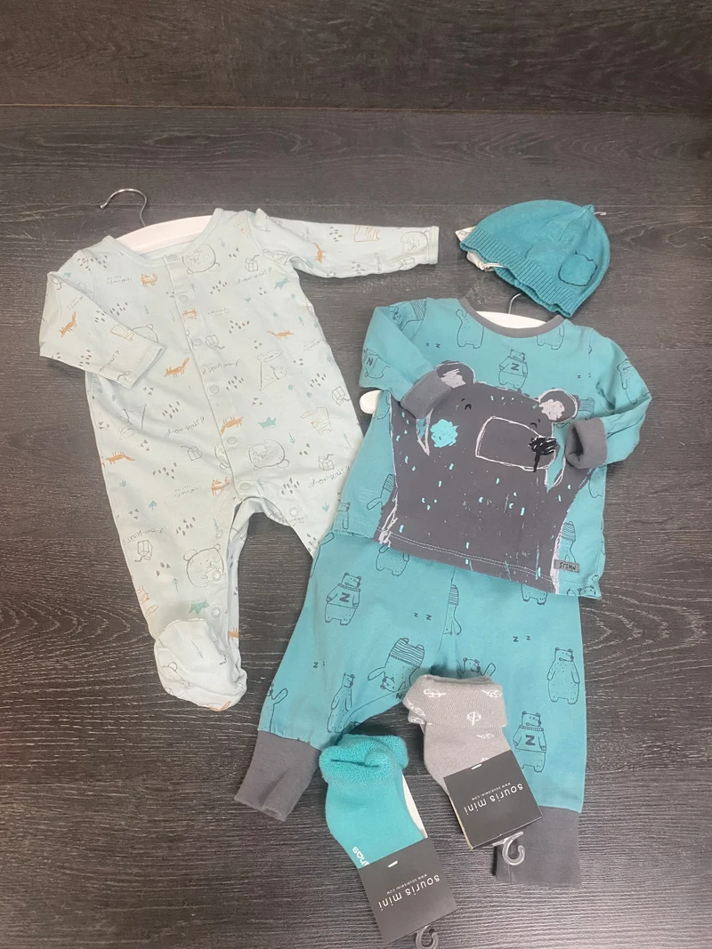 Friperie - pyjama 2mcx, pyjama, 1 bonnet et 1 bas - 3-6 mois - sourismini